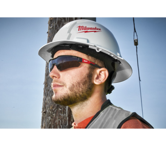 Очки Milwaukee, простые (затемненные)