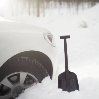 Лопата Fiskars автомобильная (пласт.)