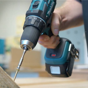 Аккумуляторная дрель-шуруповерт Makita DDF483SYE