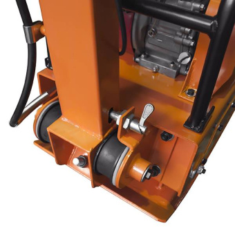 Виброплита реверсивная GROST VH160R