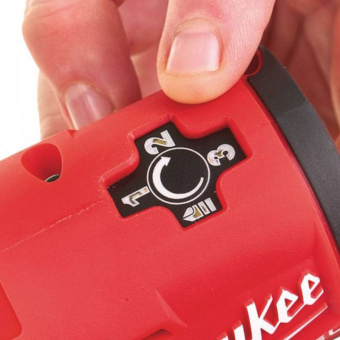 Аккумуляторный винтоверт имп. Milwaukee M12 FUEL FID-202X